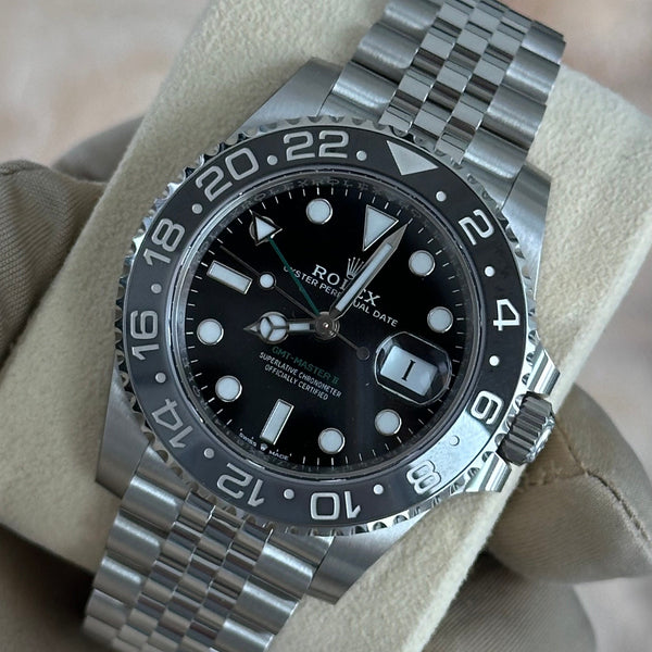 Rolex GMT-Master II - Staal - Zwart wijzerplaat (126710GRNR)