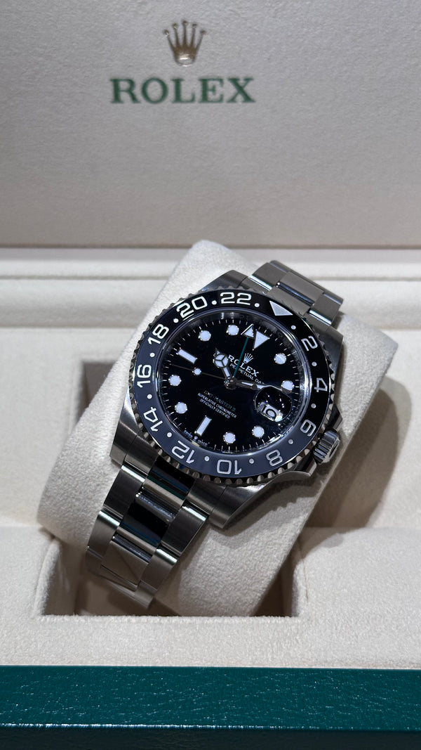 Rolex GMT-Master II - Staal - Zwart wijzerplaat (126710GRNR)