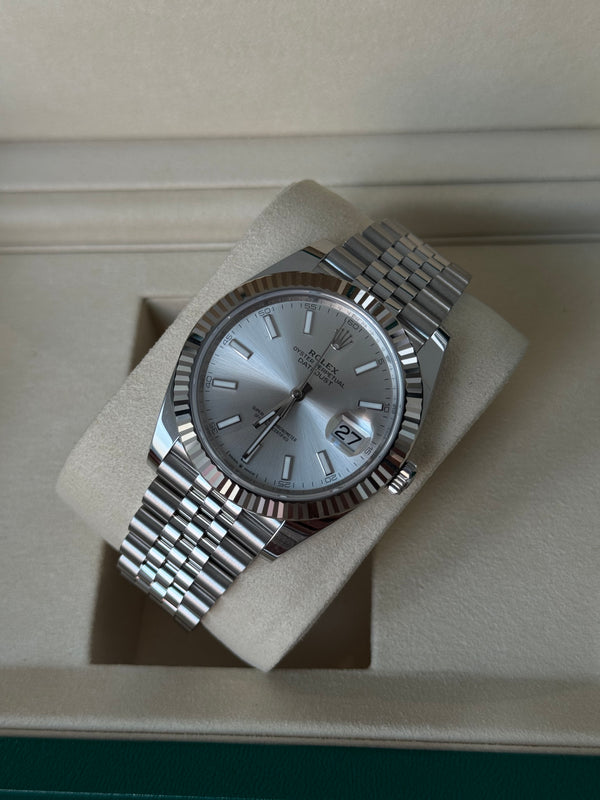 Rolex Datejust 41 - Staal / Witgoud - Zilver wijzerplaat (126334)
