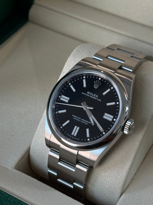 Rolex Oyster Perpetual 41 - Staal - Zwart wijzerplaat (134300)