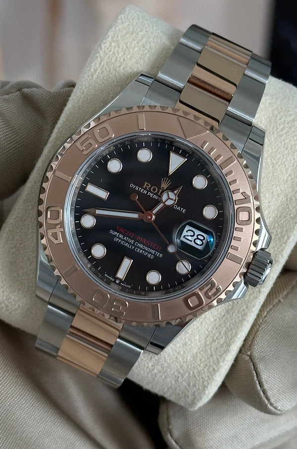 Rolex Yacht-Master 40 - Staal / Rosegoud - Zwart wijzerplaat (126621)